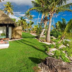 matamanoa-island-resort-fiji-honeymoon-packages-beachfront-bures-pool-views