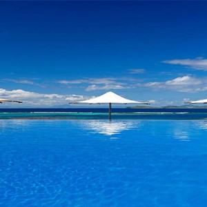 matamanoa-island-resort-fiji-honeymoon-packages-main-pool