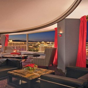 planet-hollywood-las-vegas-honeymoon-packages-panaroma-suite-1-king-strip-view