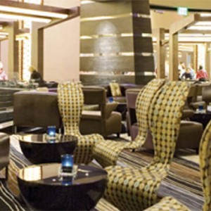 planet-hollywood-las-vegas-honeymoon-packages-lounge