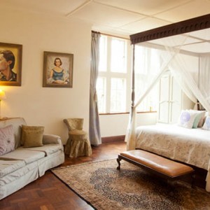 room-1-giraffe-manor-luxury-kenyan-honeymoon-packages