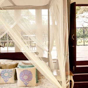 room-3-giraffe-manor-luxury-kenyan-honeymoon-packages