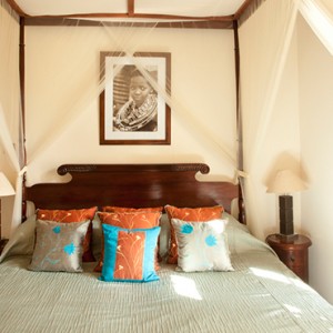 room-6-giraffe-manor-luxury-kenyan-honeymoon-packages