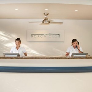 Beach Club Hamilton Islands - Australia Honeymoon Packages - Beach club reception