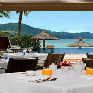 Beach Club Hamilton Islands - Australia Honeymoon Packages - Beach club restaurants