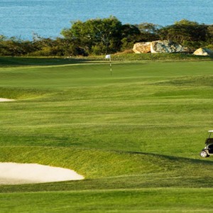 Beach Club Hamilton Islands - Australia Honeymoon Packages - golf