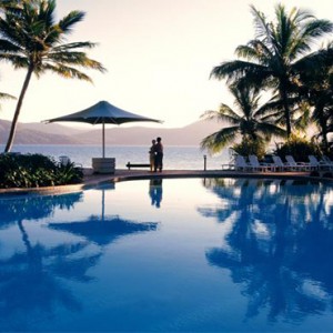 Daydream Island Resort & Spa - Australia Honeymoon Packages - infinity pool and ocean