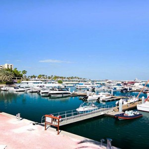 ja-palm-tree-court-dubai-honeymoon-packages-private-marina