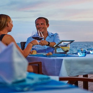 Komandoo Island Resort - Maldives honeymoon packages - aqua beach dining