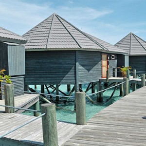 Komandoo Island Resort - Maldives honeymoon packages - jacuzzi water villa villas