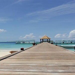 Komandoo Island Resort - Maldives honeymoon packages - jetty