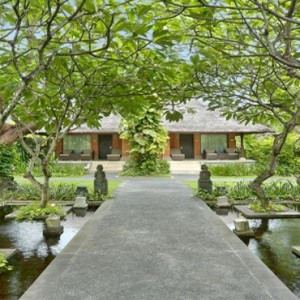 Legion Beach hotel - Bali Honeymoon Packages - Bungalow and gardens