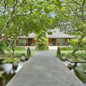 Legion Beach hotel - Bali Honeymoon Packages - Bungalow and gardens