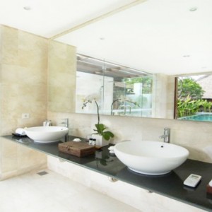 Legion Beach hotel - Bali Honeymoon Packages - Premier pool villa bathroom