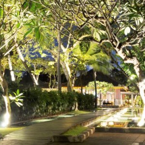 Legion Beach hotel - Bali Honeymoon Packages - lobby pond