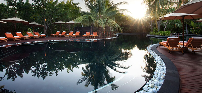 pool-the-sun-siyam-iru-fushi-luxury-maldives-honeymoon-packages