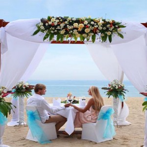 Prama Sanur Beach Bali Resort - Bali Honeymoon packages - Beach dining