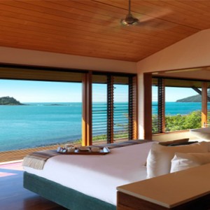 qualia-hamilton-island-australia-honeymoon-packages-windward-pavillion-bedroom