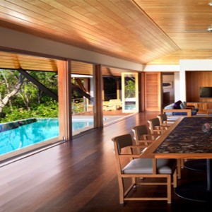 qualia-hamilton-island-australia-honeymoon-packages-beach-house-dining-room