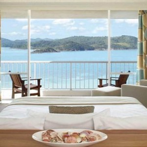 reef-view-hotel-australia-honeymoon-packages-reef-suite-room