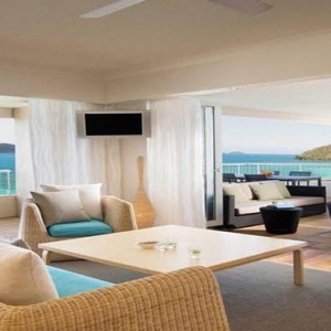 reef-view-hotel-australia-honeymoon-packages-one-bedroom-terrace-suite-living-area