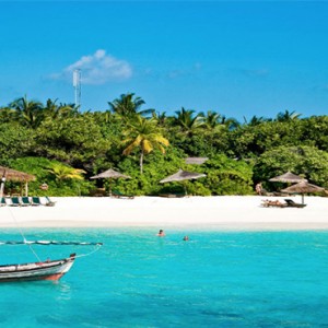 Reethi Beach Resort - Maldives Honeymoon Packages - Beach bar