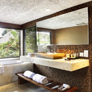 Segara Village hotel - Bali Honeymoon Packages - Bungalow bathroom