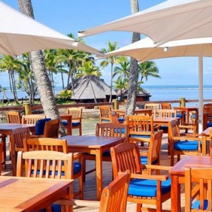 the-warwick-fiji-fiji-honeymoon-packages-lagoon-bar-and-grill