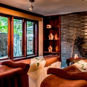 the-warwick-fiji-fiji-honeymoon-packages-warwick-spa-massage-tables