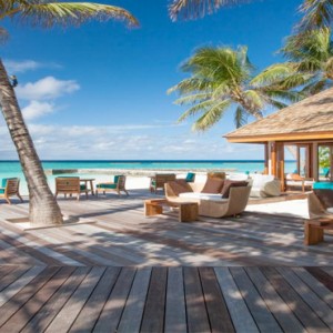 Veligandu Island Resort & Spa - Maldives Honeymoon Packages - Athiri Bar deck