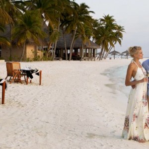 Veligandu Island Resort & Spa - Maldives Honeymoon Packages - beach dining