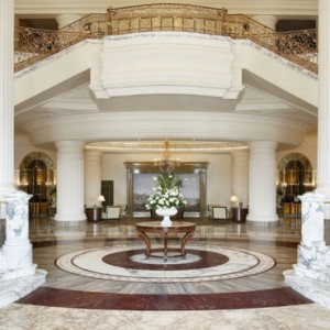 lobby - St Regis Dubai - luxury dubai honeymoon packages