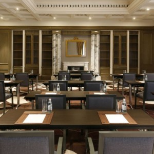 meeting room 2 - St Regis Dubai - luxury dubai honeymoon packages