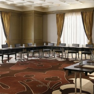 meeting room - St Regis Dubai - luxury dubai honeymoon packages