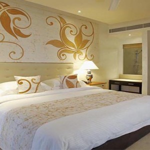 Centara Ceysands Resorts & Spa - Sri Lanka Honeymoon packages - Royal suite room