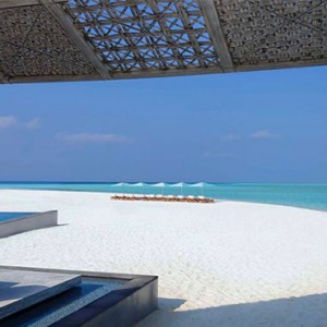 Four Seasons Resorts at Landaa Giraavaru - Maldives Luxury Honeymoon Packages - Cafe Landaa