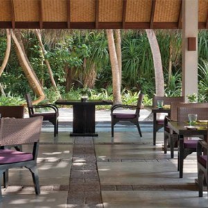 Four Seasons Resorts at Landaa Giraavaru - Maldives Luxury Honeymoon Packages - Cafe Landaa