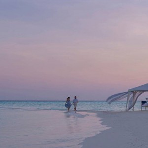 Four Seasons Resorts at Landaa Giraavaru - Maldives Luxury Honeymoon Packages - beach dining