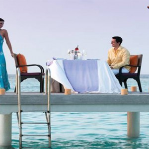 Four Seasons Resorts at Landaa Giraavaru - Maldives Luxury Honeymoon Packages - romantic dining in middle of ocean