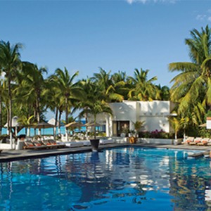 Pool - Dreams Sands Cancun Resort & Spa - Mexico Luxury honeymoon packages
