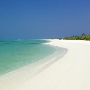 beach - Kanuhura Maldives - Luxury Maldives Honeymoons