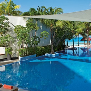 infinity pool - Dreams Sands Cancun Resort & Spa - Mexico Luxury honeymoon packages