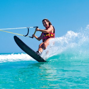 kite surfing - Kanuhura Maldives - Luxury Maldives Honeymoons