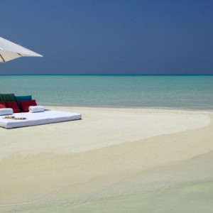 sandbank - Kanuhura Maldives - Luxury Maldives Honeymoons