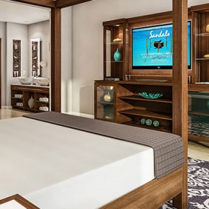 3 Honeymoon Grand Luxury Walkout Butler Suite with Patio Tranquility Soaking Tub - Luxury Jamaica Honeymoons