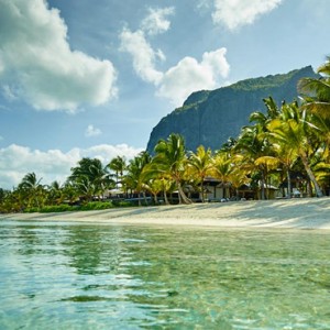 beach - lux le morne mauritius - luxury mauritius honeymoons