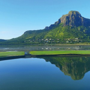 golf 2 - Paradis Beachcomber Golf Resort and Spa - luxury mauritius honeymoons