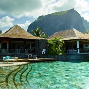 pool 3 - lux le morne mauritius - luxury mauritius honeymoons