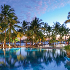 pool - Mauricia Beachcomber Resort and Spa - Luxury Mauritius Honeymoons
