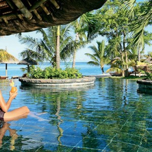 pool 5 - lux le morne mauritius - luxury mauritius honeymoons